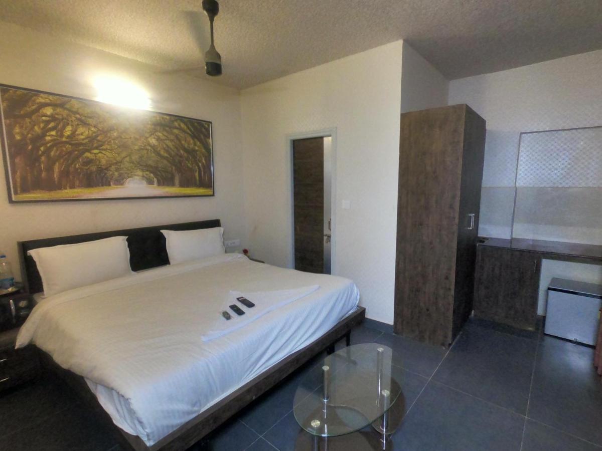 Fabhotel Seasons Suites - Jp Nagar バンガロール エクステリア 写真